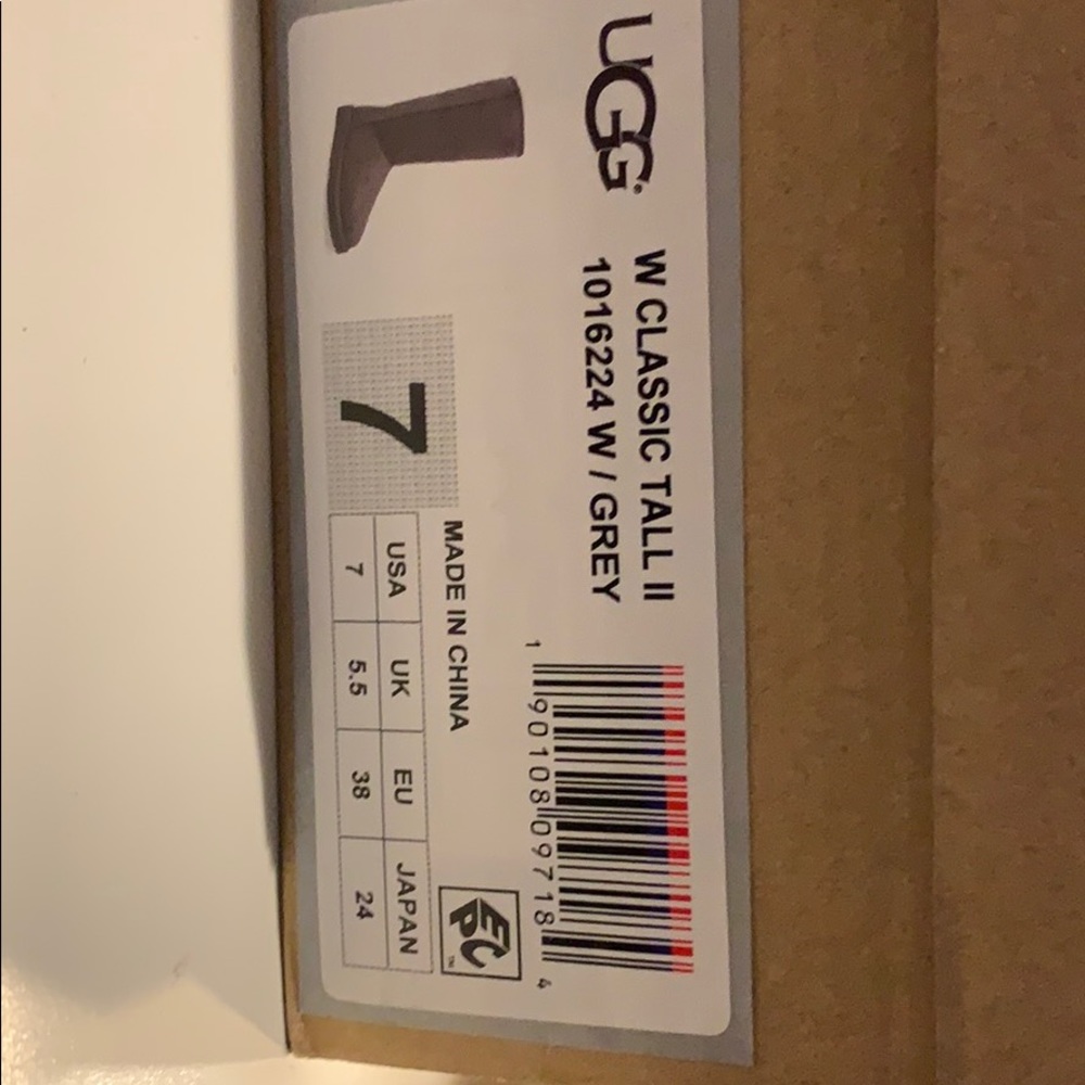 NEW UGG Classic Tall II Grey size 7 - Picture 5 of 6